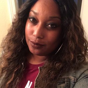 Meet your Posher, Takelia